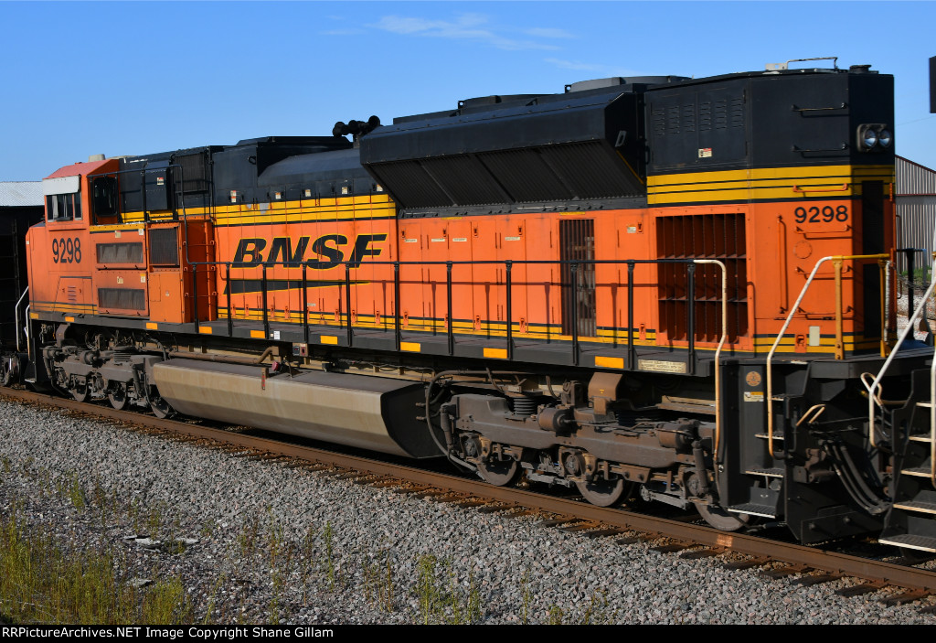 BNSF 9298 Roster shot.